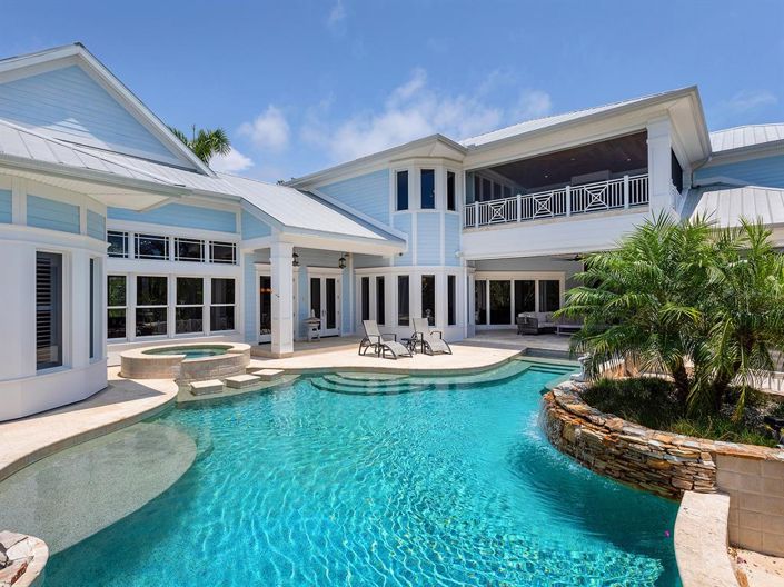 Image No.57-5 Bed Property for sale