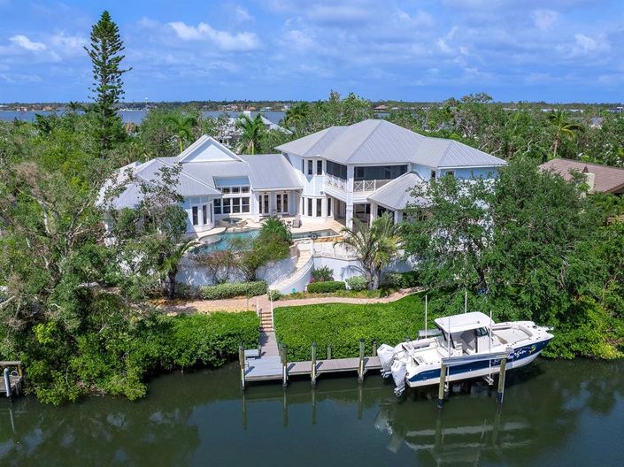 Image No.6-5 Bed Property for sale