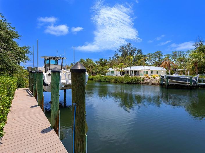 Image No.62-5 Bed Property for sale