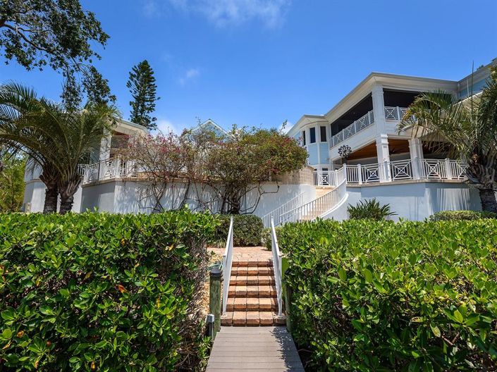 Image No.63-5 Bed Property for sale