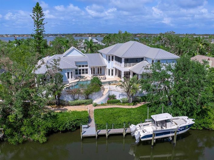 Image No.65-5 Bed Property for sale