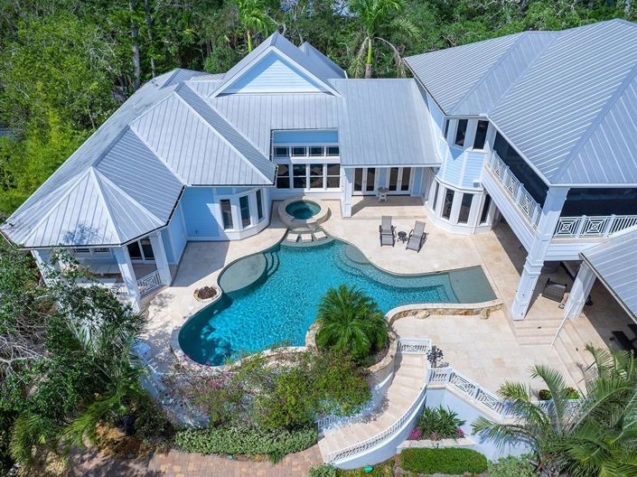 Image No.66-5 Bed Property for sale