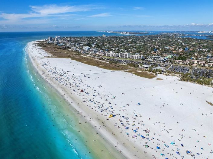 Image No.69-5 Bed Property for sale