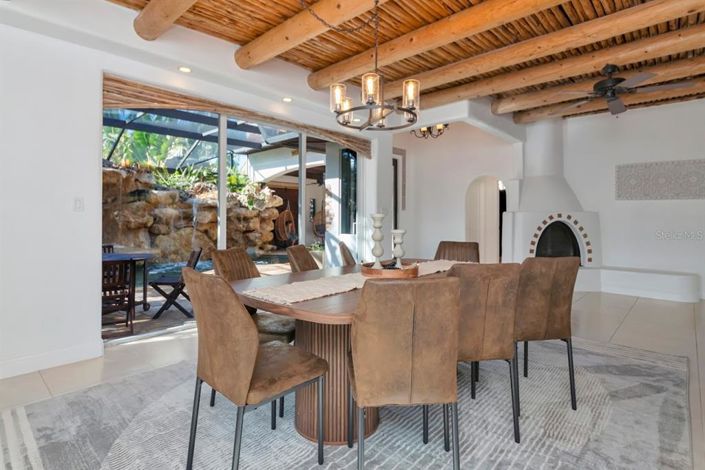 Image No.12-3 Bed Property for sale