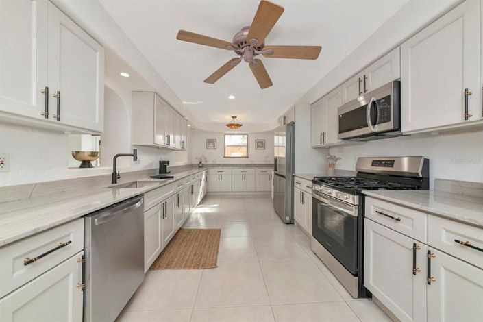 Image No.14-3 Bed Property for sale