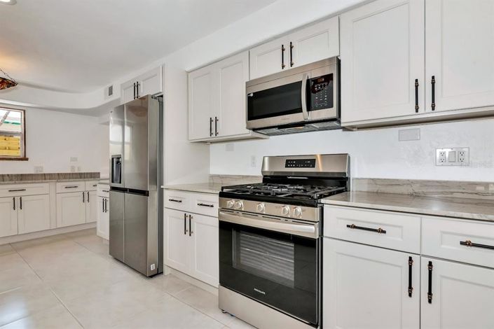 Image No.15-3 Bed Property for sale