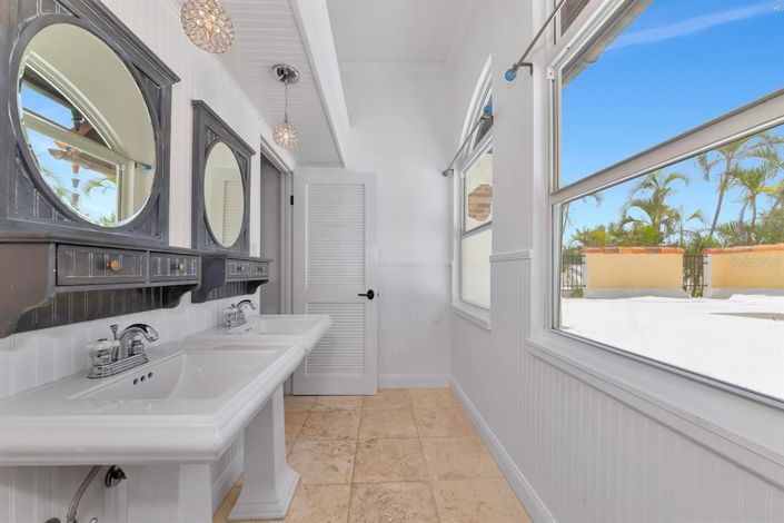 Image No.27-3 Bed Property for sale