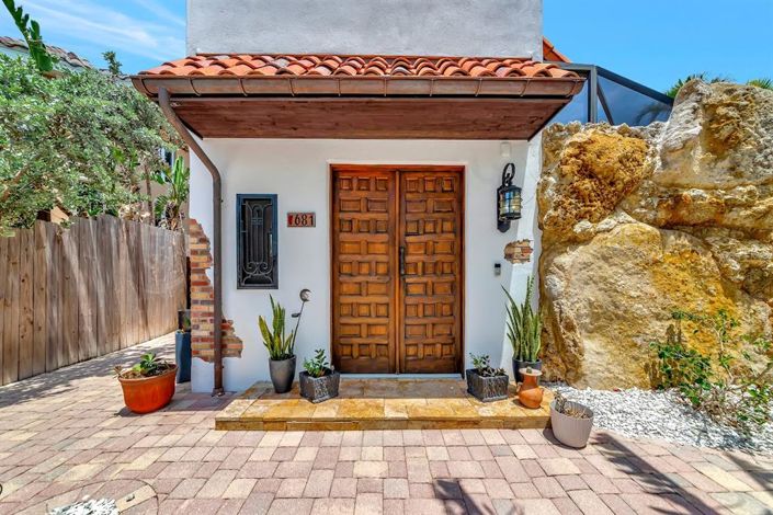 Image No.37-3 Bed Property for sale