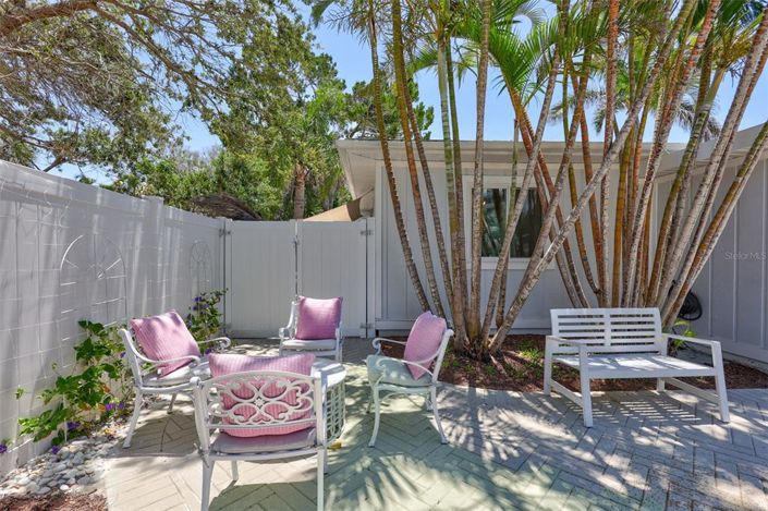 Image No.11-2 Bed Property for sale