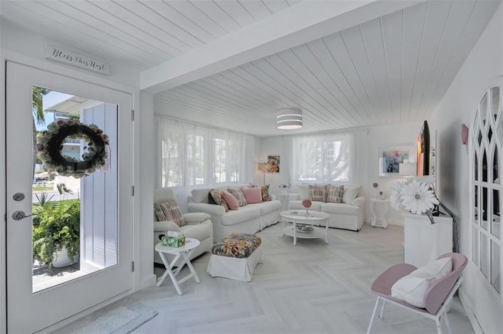 Image No.13-2 Bed Property for sale