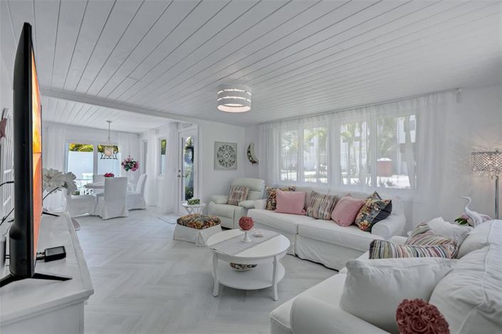 Image No.14-2 Bed Property for sale