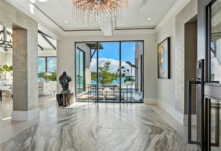 Image No.17-4 Bed Property for sale