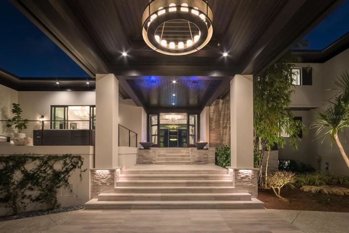 Image No.2-4 Bed Property for sale