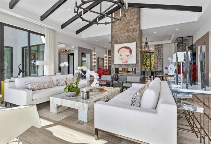 Image No.20-4 Bed Property for sale