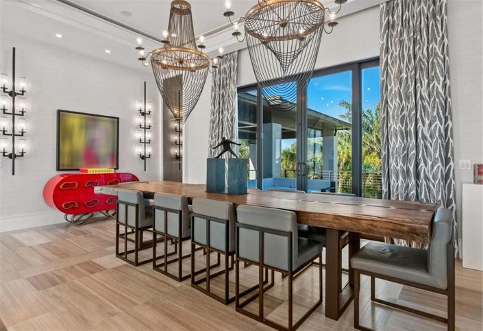 Image No.22-4 Bed Property for sale