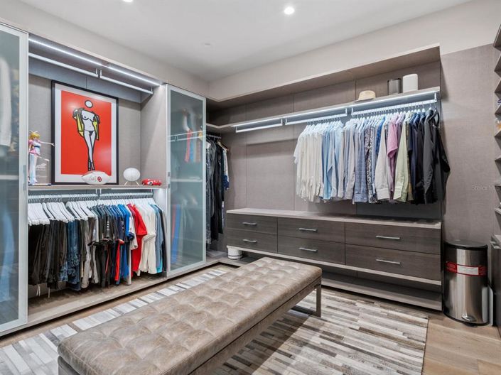 Image No.44-4 Bed Property for sale