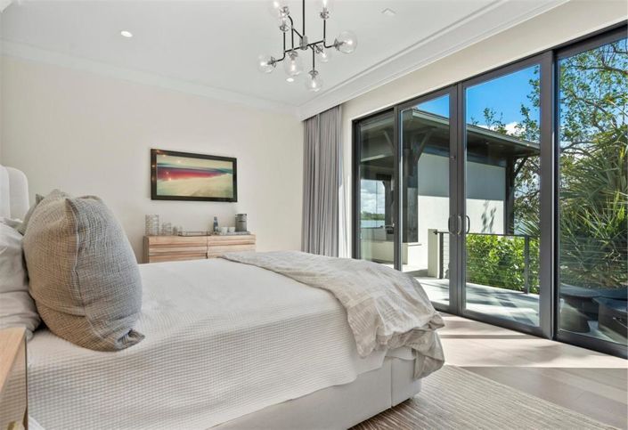 Image No.49-4 Bed Property for sale