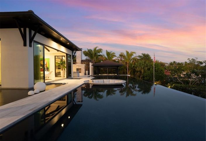 Image No.53-4 Bed Property for sale