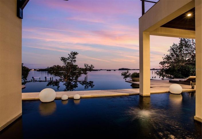 Image No.54-4 Bed Property for sale