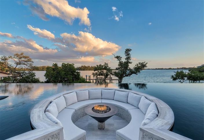 Image No.55-4 Bed Property for sale