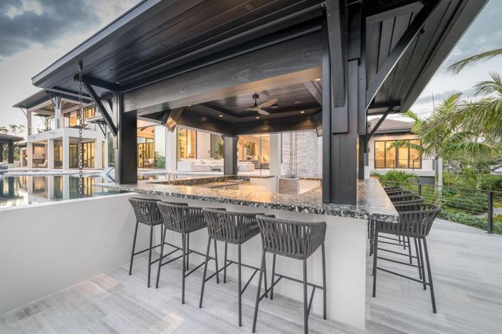 Image No.56-4 Bed Property for sale