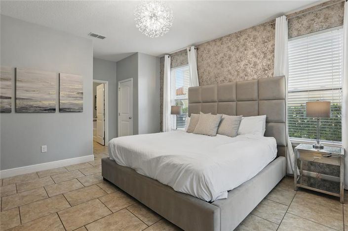 Image No.16-6 Bed Property for sale