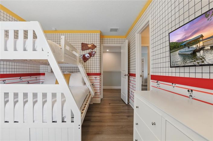 Image No.33-6 Bed Property for sale