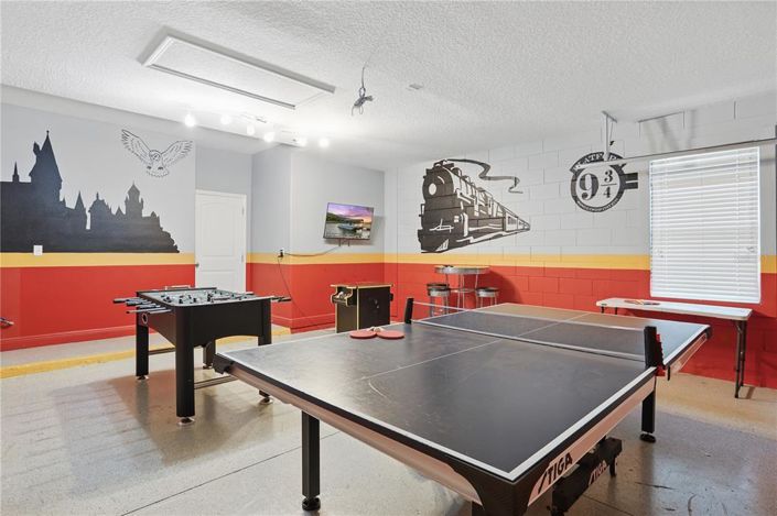 Image No.40-6 Bed Property for sale