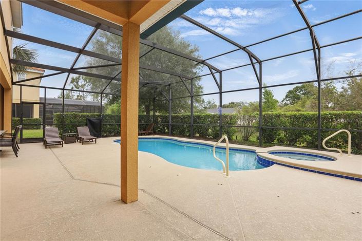 Image No.42-6 Bed Property for sale