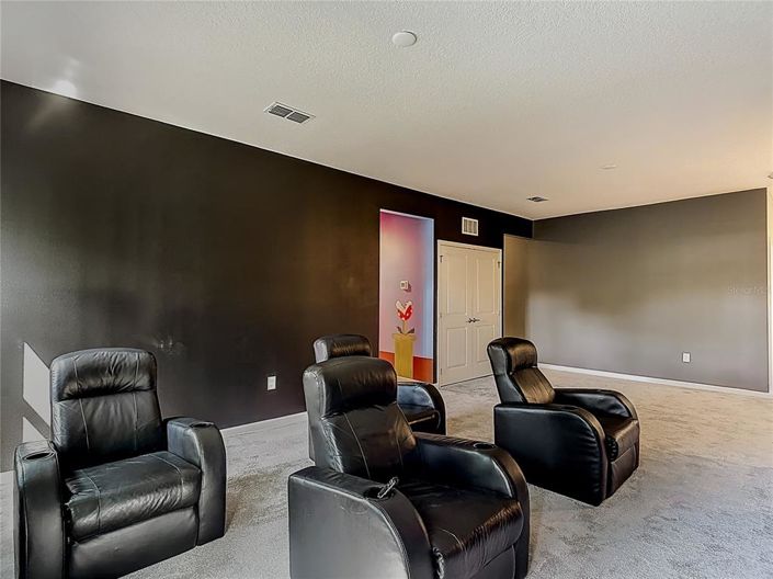 Image No.31-12 Bed Property for sale