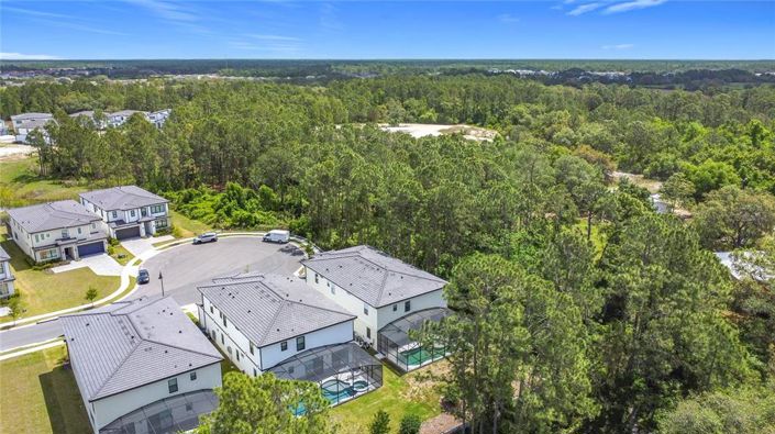 Image No.52-12 Bed Property for sale