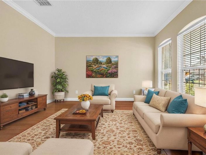 Image No.4-4 Bed Property for sale