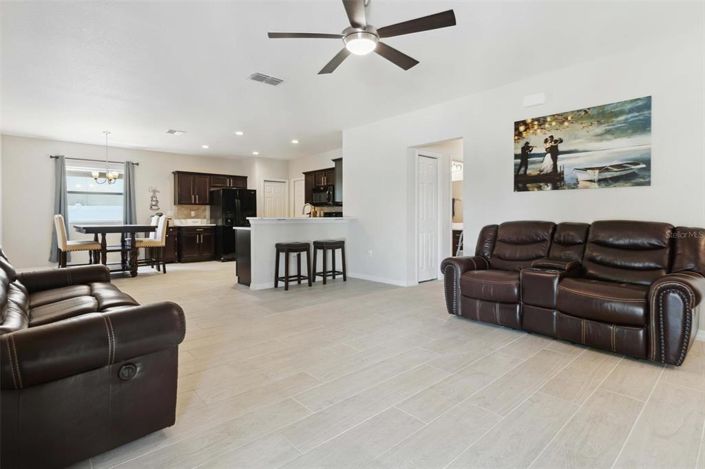 Image No.10-3 Bed Property for sale