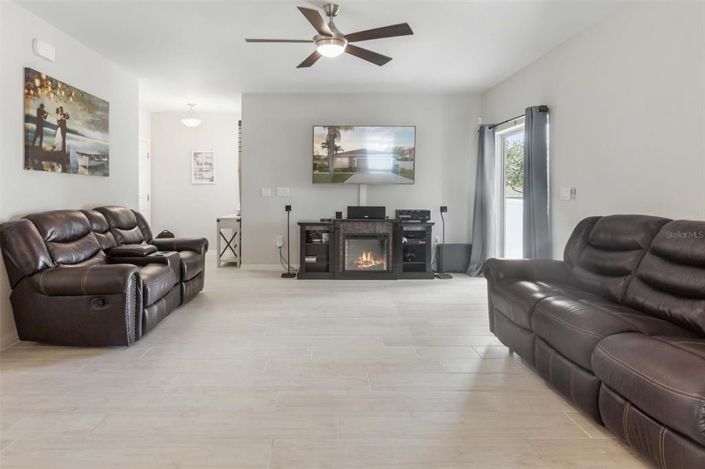 Image No.11-3 Bed Property for sale