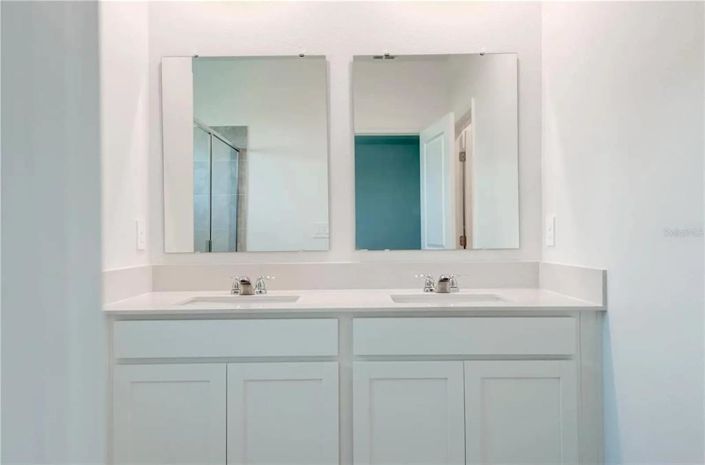 Image No.19-3 Bed Townhouse for sale