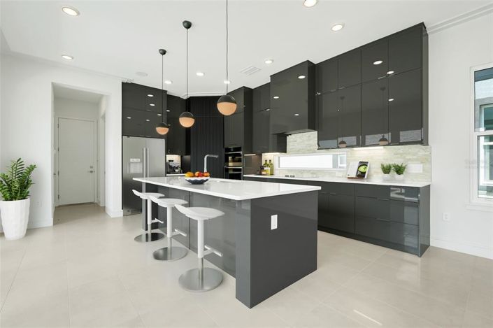 Image No.17-4 Bed Property for sale