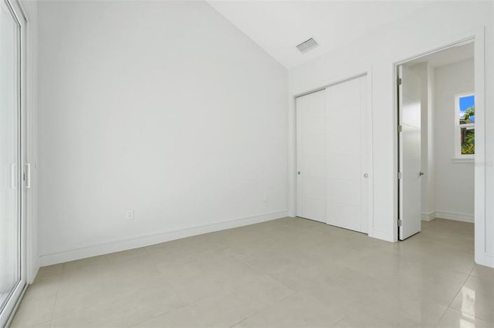 Image No.19-4 Bed Property for sale