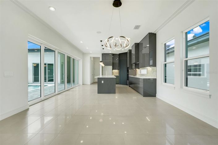 Image No.27-4 Bed Property for sale