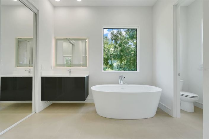 Image No.38-4 Bed Property for sale