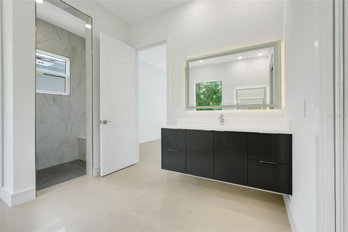 Image No.39-4 Bed Property for sale