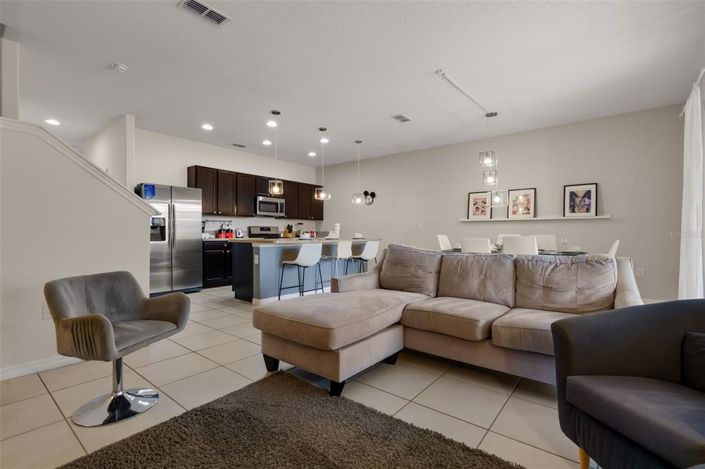 Image No.12-4 Bed Townhouse for sale