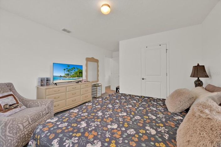 Image No.24-5 Bed Property for sale