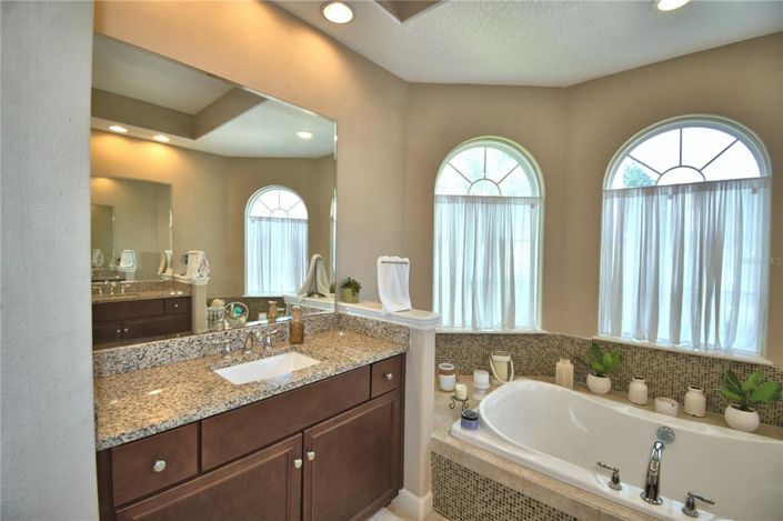 Image No.34-5 Bed Property for sale