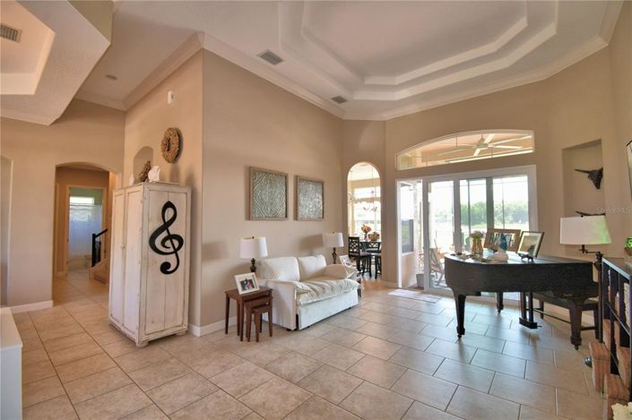 Image No.6-5 Bed Property for sale