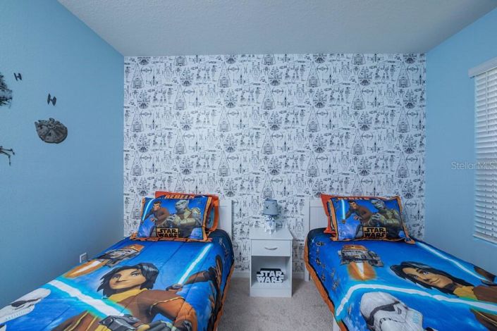 Image No.17-6 Bed Property for sale