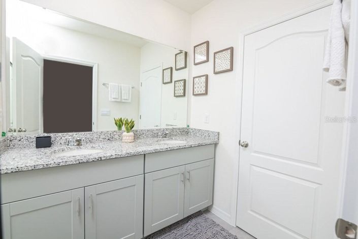 Image No.27-6 Bed Property for sale