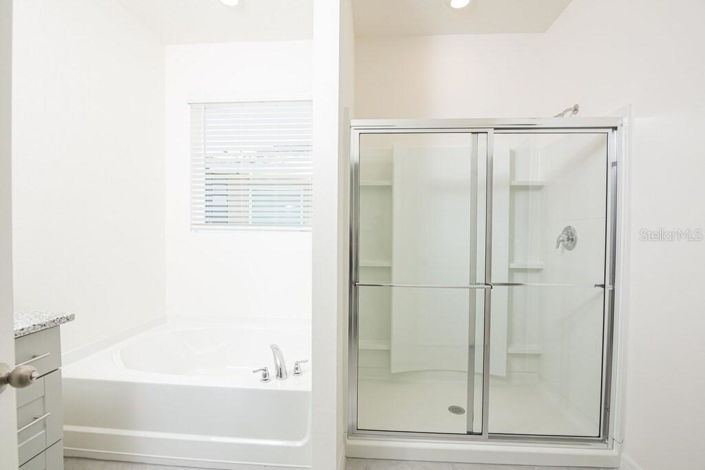 Image No.42-6 Bed Property for sale