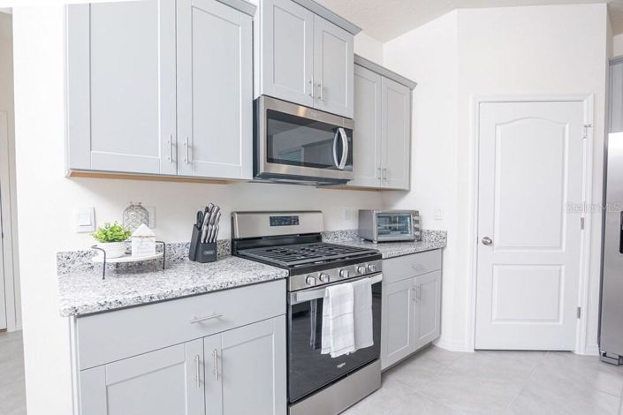 Image No.56-6 Bed Property for sale