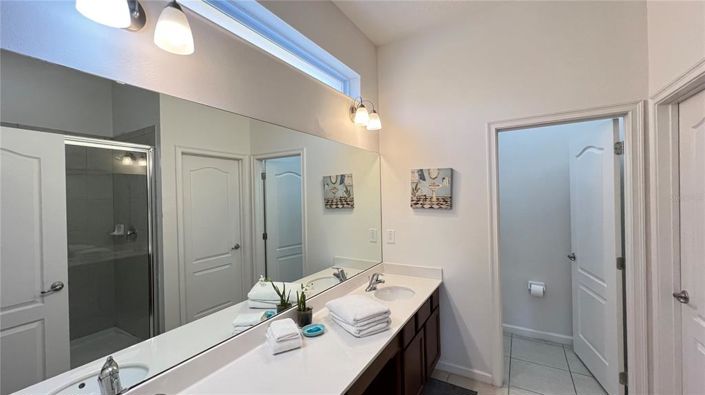 Image No.16-12 Bed Property for sale