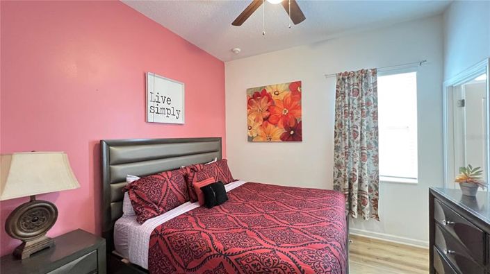 Image No.19-12 Bed Property for sale